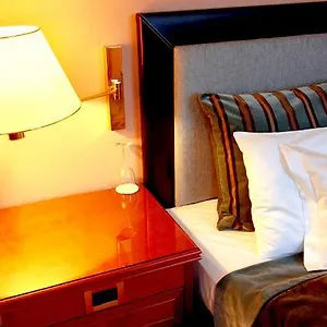 Le Curling B Hotel